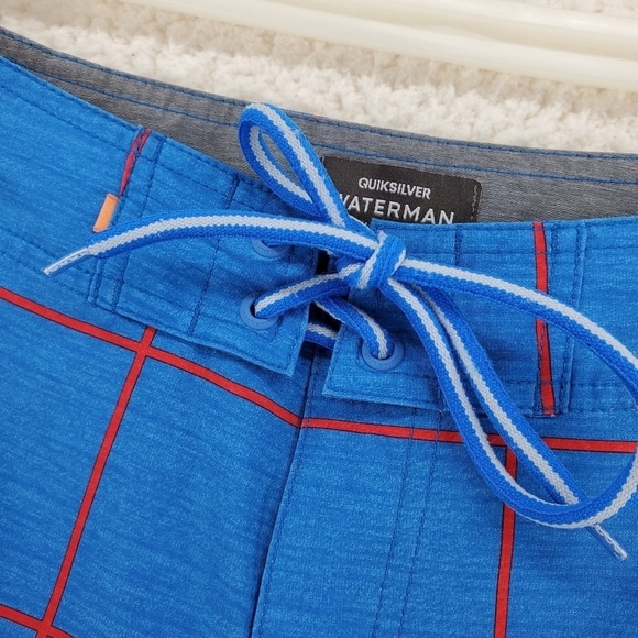 Quiksilver Waterman Blue Red Hybrid 9” Trunks Board Shorts Drawstrings Mens 31 - Picture 7 of 12